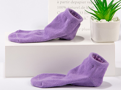 YQS has mastered  technology of medical non-slip socks